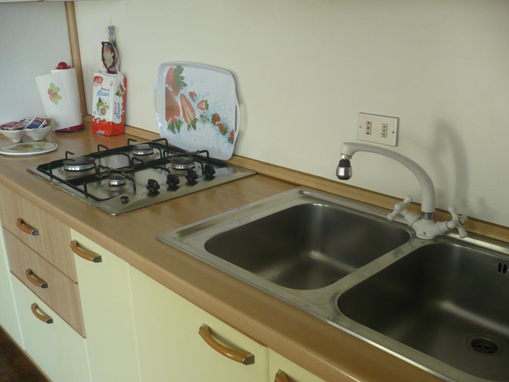 Appartamento Michela Brenzone sul Garda Zimmer foto